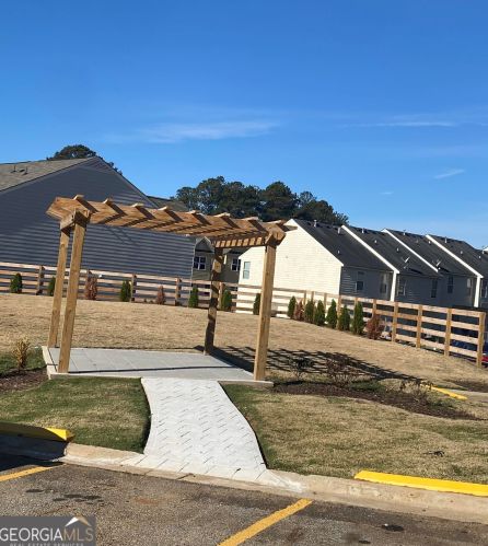 2837 Laurel Rdg Cir, Atlanta GA 30344-8019 exterior