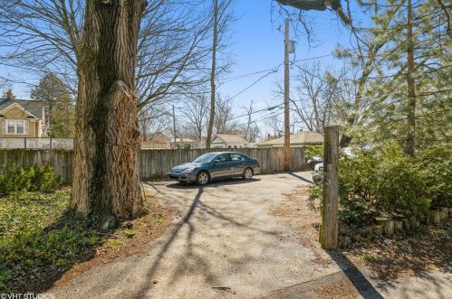 236 4th Ave, Naperville IL 60540-4705 exterior