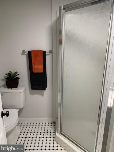 9407 Colesville Rd, Silver Spring MD 20901-4819 exterior