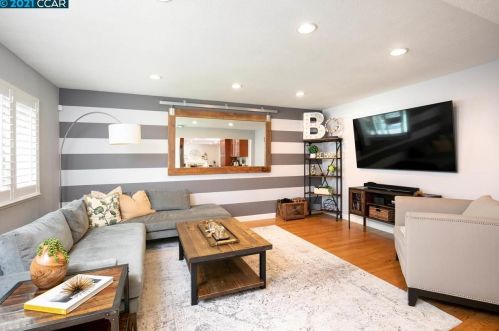 1659 Nuala St, Concord, CA 94518-3342