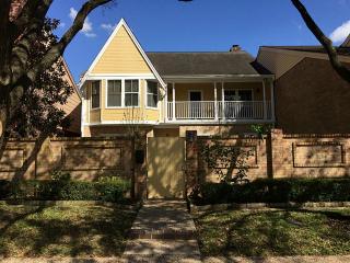 9937 Kemp Forest Dr, Houston TX  77080-2650 exterior
