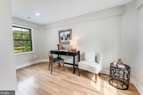 1505 Crestwood Dr, Alexandria VA  22302-2303 exterior