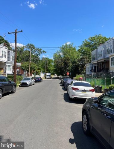 121 3rd St, Darby, PA 19023-2605