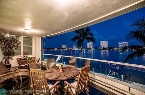 550 5th Ave, Boca Raton FL  33432-6076 exterior