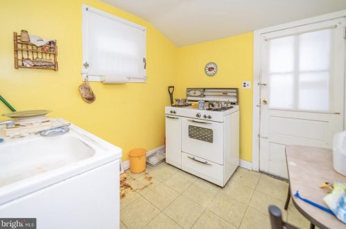 414 9 St, Chester PA 19013-2701 exterior