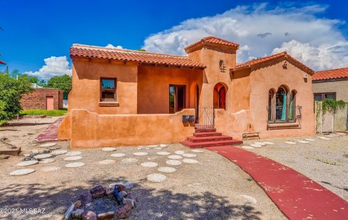 1911 Hawthorne St, Tucson, AZ 85719-4935