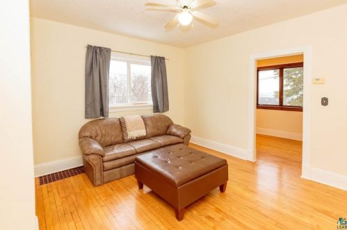 118 10 St, Duluth MN 55806-1227 exterior