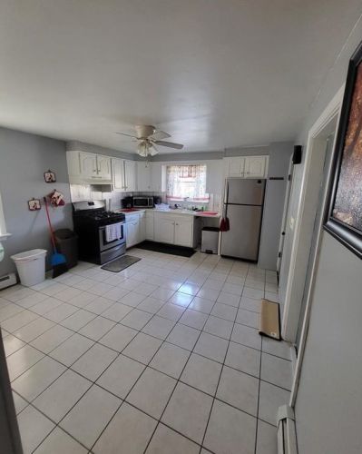 77 Clarence St, Providence RI 02909-3504 exterior