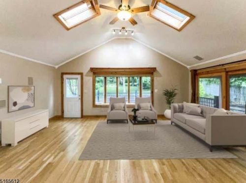 68 Hillside Ave, Florham Park, NJ 07932-2404