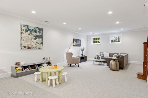 1325 Melrose St, Chicago IL 60618-5847 exterior