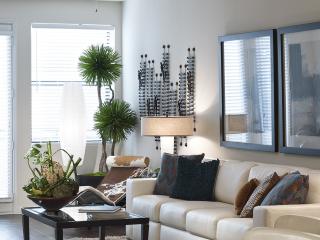 12808 Queensbury Ln, Houston TX  77024-3930 exterior