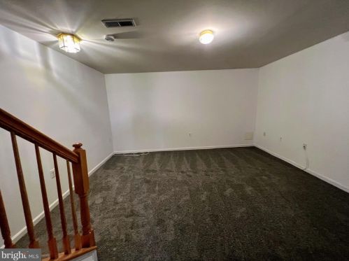 1813 Tobias Dr, Washington DC 20020-2955 exterior