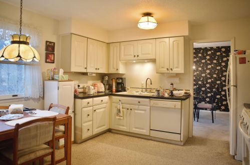 1252 Edinborough Dr, Meskegon MI 49441-5326 exterior