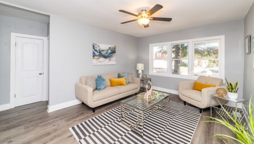 9132 Saginaw Ave, Chicago IL  60617-4150 exterior