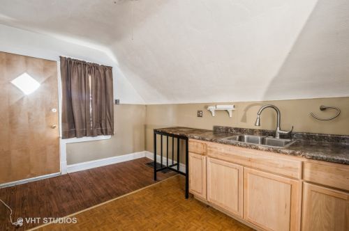 1227 73rd St, Chicago IL 60638-5918 exterior