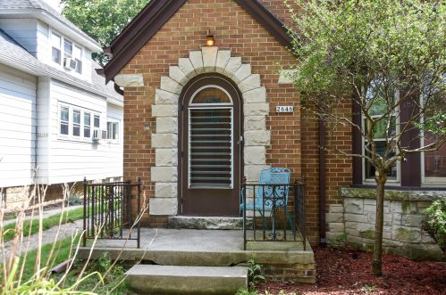 2646 72nd St, Milwaukee, WI 53219-2533