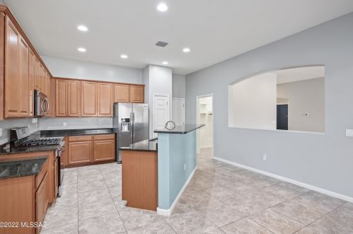 7120 Dupont Way, Tucson AZ  85757-8215 exterior