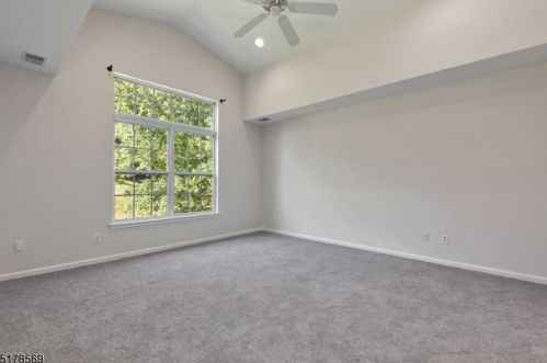 1006 Robin Ct, Green Brook NJ 08812-1737 exterior