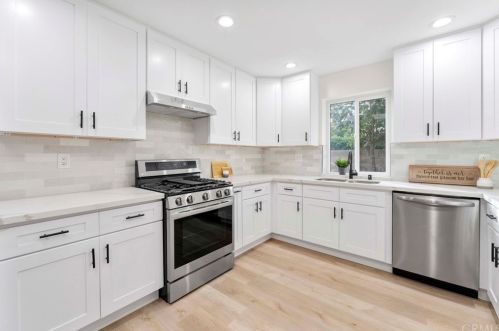 1742 Lance Dr, Tustin CA  92780-5233 exterior