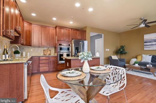 17028 Amity Dr, Rockville MD 20855-2578 exterior