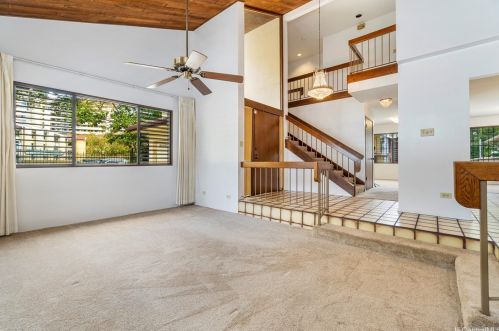 1572 Kalakaua Ave, Honolulu HI  96826-2401 exterior