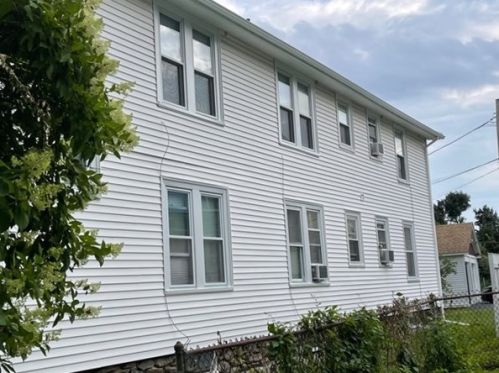 18 Coombs Rd, Worcester MA  01602-2711 exterior