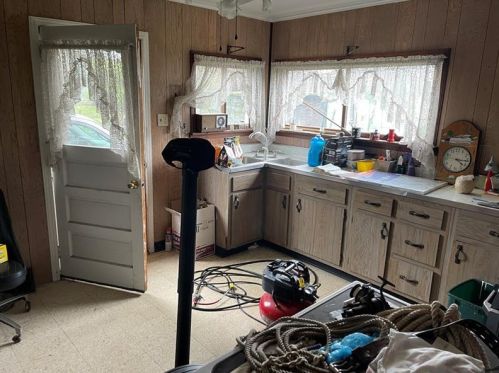 57 Orch St, Mc Kees Rocks PA 15136-2551 exterior