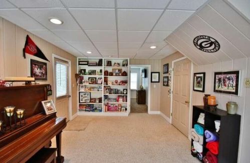 729 Crestview Ter, Gainesville GA 30501-3109 exterior