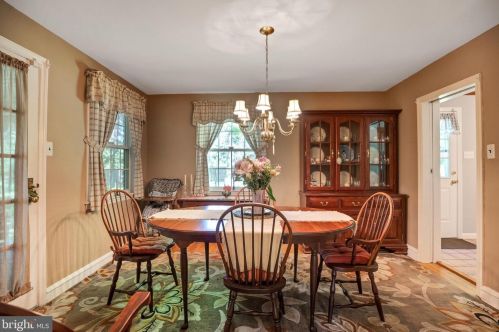 18 Elmwood Ave, Manor PA 19036-1909 exterior