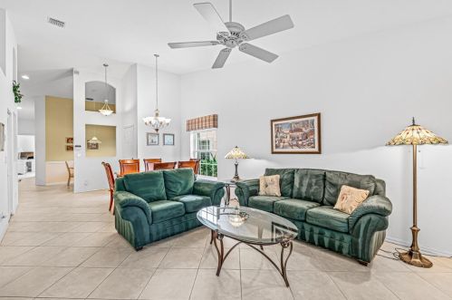 8612 Logia Cir, Boynton Beach FL 33472-7126 exterior