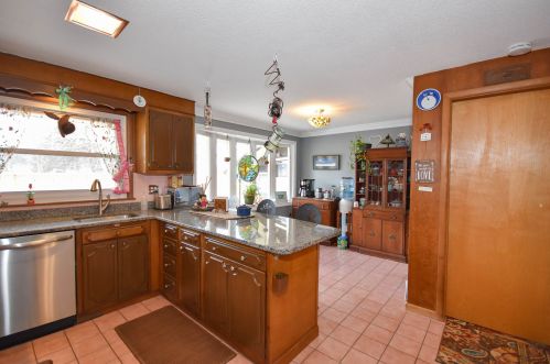 214 Dover Point Rd, Dover NH 03820-4635 exterior