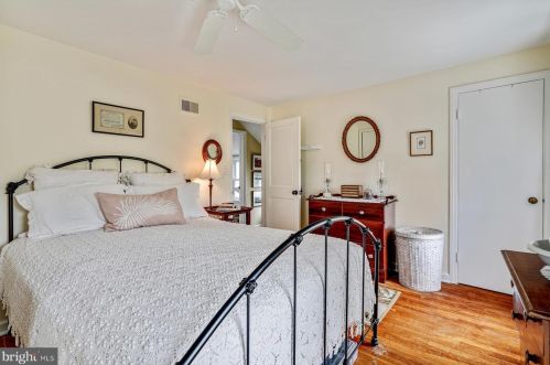 1708 Riverside Dr, Trenton NJ 08618-5843 exterior