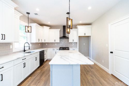 68 Prospect Ave, Edison NJ  08817-3744 exterior