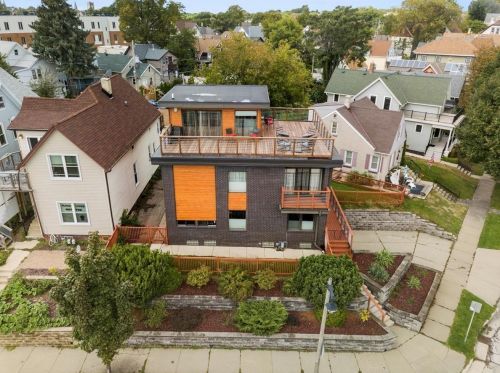 2001 Booth St, Milwaukee WI 53212-3403 exterior