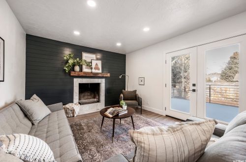 2447 Robidoux Rd, Sandy UT 84093-1129 exterior