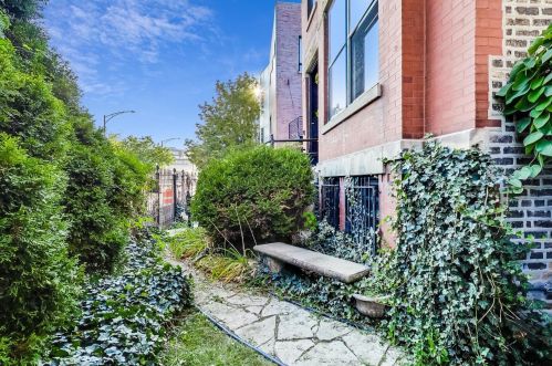 2324 Armitage Ave, Chicago IL 60647-4342 exterior