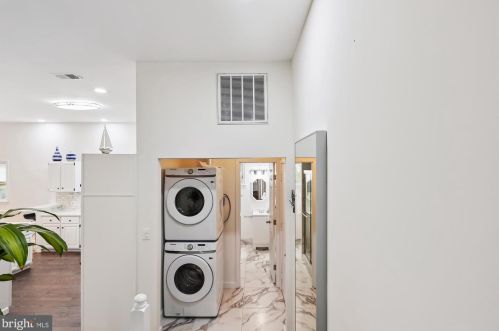 5117 Mount Vernon Memorial Hwy, Alexandria VA  22309-3319 exterior