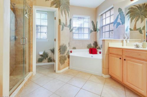 8413 Holw Brk Cir, Naples FL 34119-9724 exterior