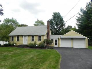 11561 Prospect Rd, Cleveland OH  44149-2929 exterior