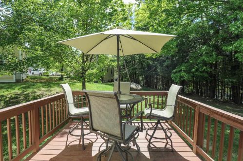 7 Whittaker Cir, Concord NH 03303-1589 exterior