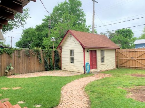 918 Chestnut St, Denison TX 75020-3205 exterior