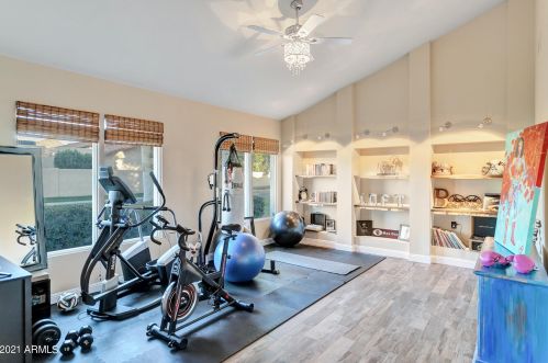 9242 34 Pl, Phoenix AZ 85028-4964 exterior