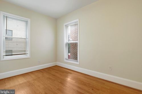 805 T St, Washington DC 20001-3127 exterior