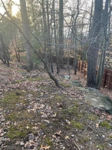 16 Vanderbilt Dr, Livingston NJ 07039-6102 exterior