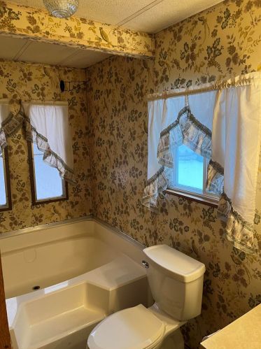 1120 37th St, Allegan MI 49010-8308 exterior