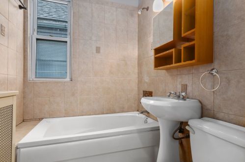 2710 Lawndale Ave, Chicago IL 60655-3312 exterior