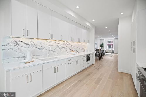 1834 Swann St, Washington DC  20009-5505 exterior