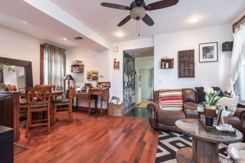 907 Racine Ave, Chicago IL 60643-5402 exterior