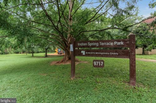 9609 Hastings Dr, Silver Spring MD 20901-3198 exterior