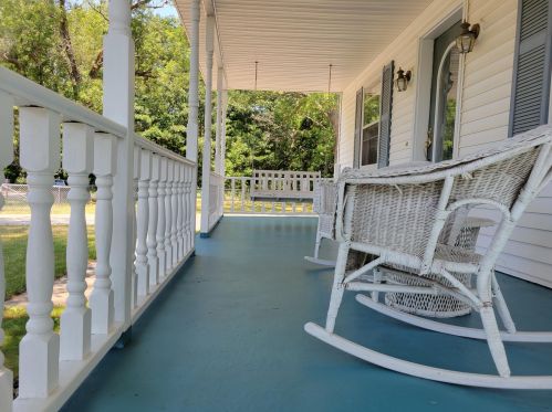 2660 Mcarthur St, Meskegon, MI 49444-2638